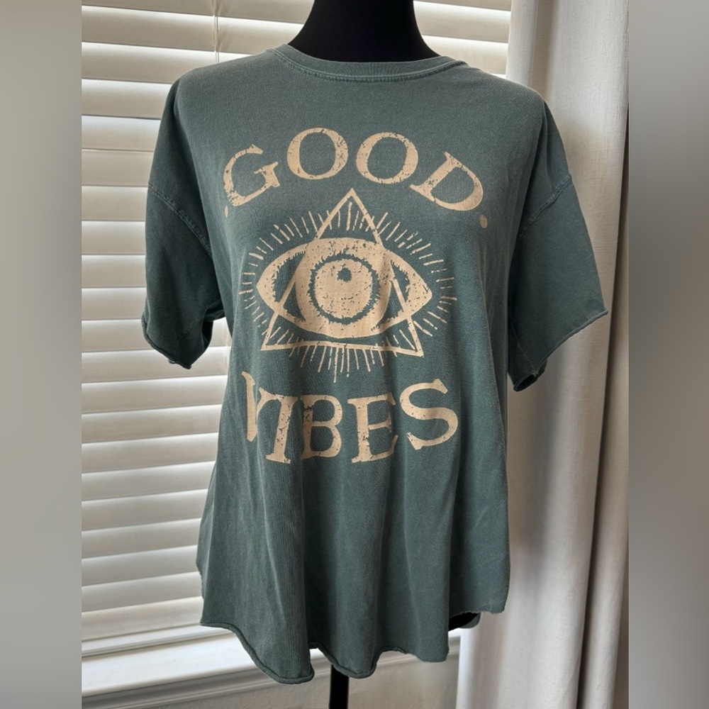 Pebby Forevee Good Vibes Side slit T